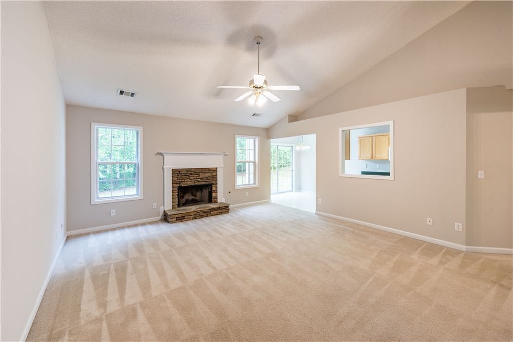 227 Westwind Dr. – photo 2
