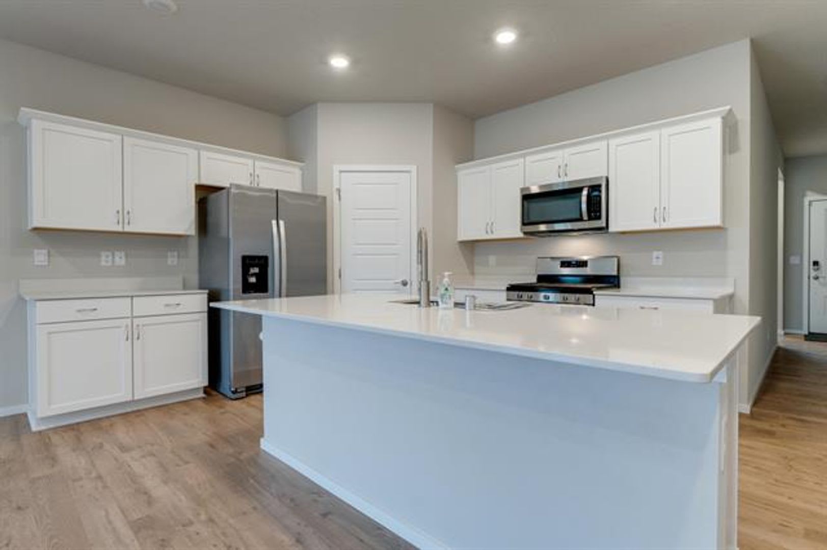 Newer 4 Bed 2 Bath Home In The Cheney Sd – photo 4
