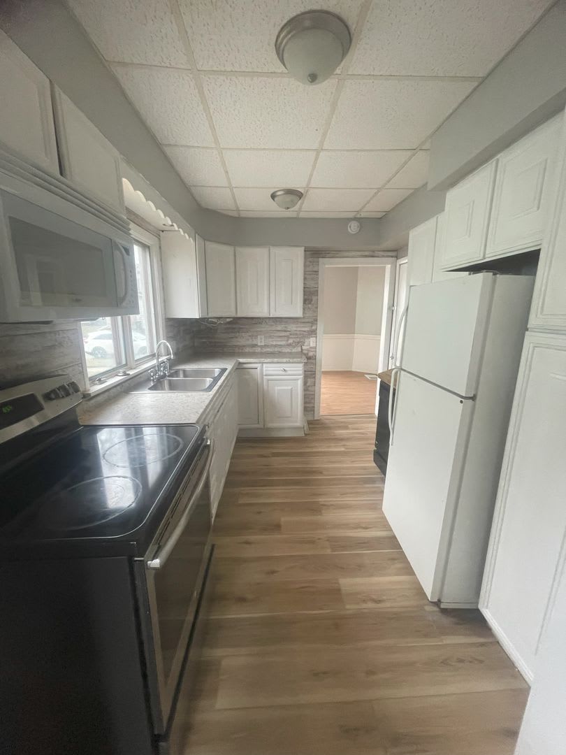 3 Bedroom 1 2 Bathroom House For Rent – photo 3