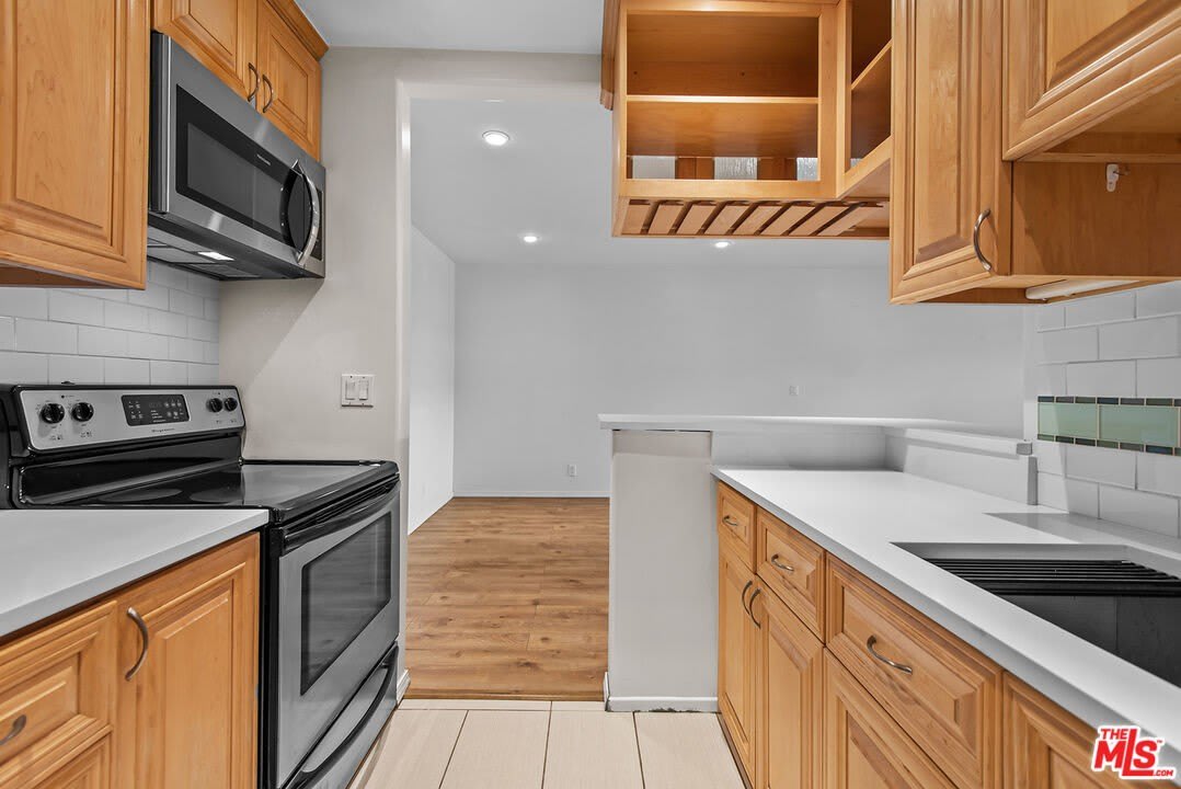 7742 Redlands Street – photo 5