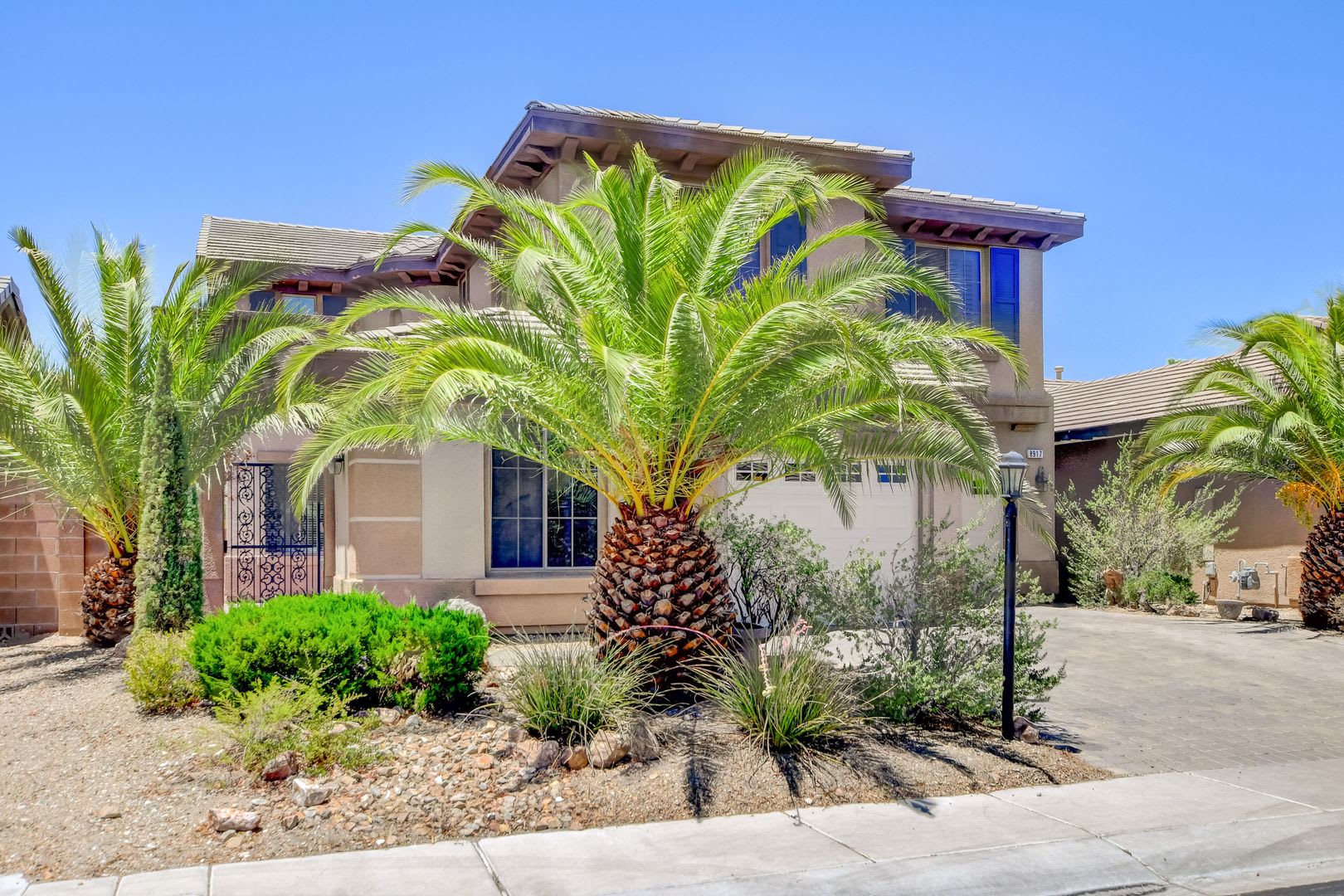 STUNNING SPRING MOUNTAIN RANCH,3,045 sq ft 2 story home in NW area – photo 3