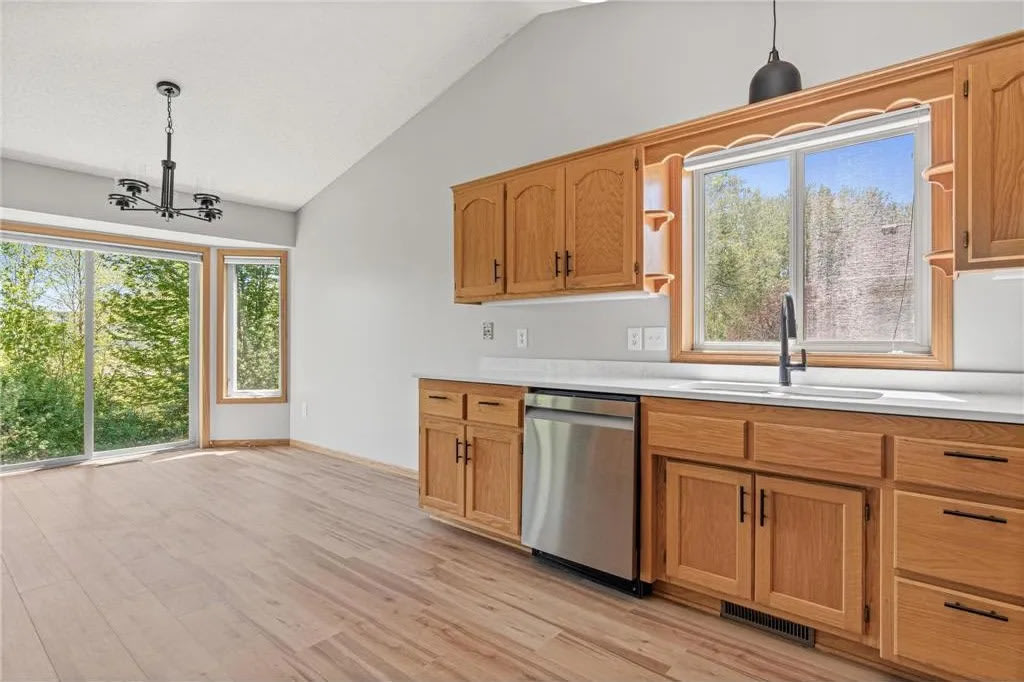 8691 Edison St Ne – photo 3
