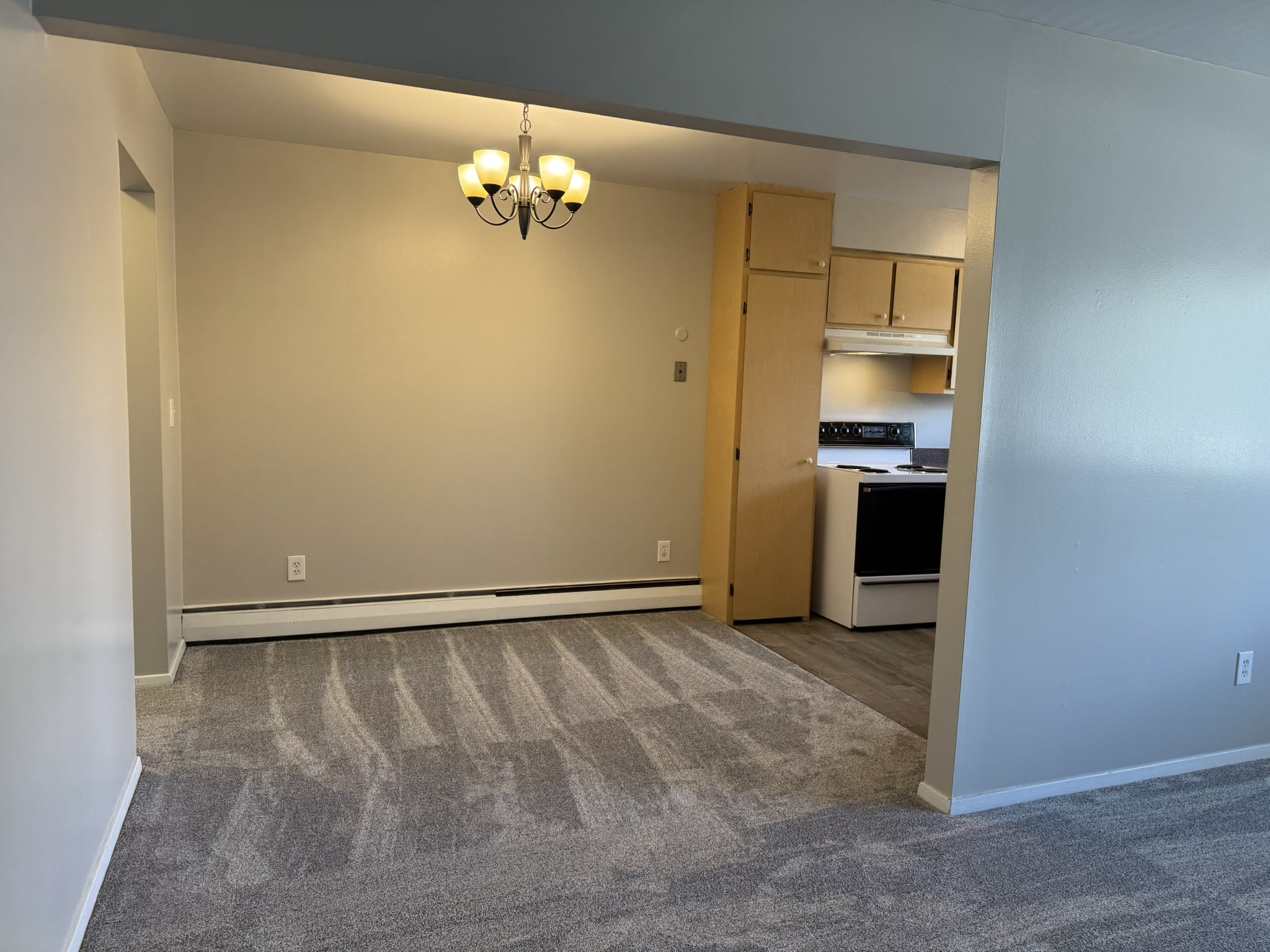 421 Parkdale Avenue – photo 4