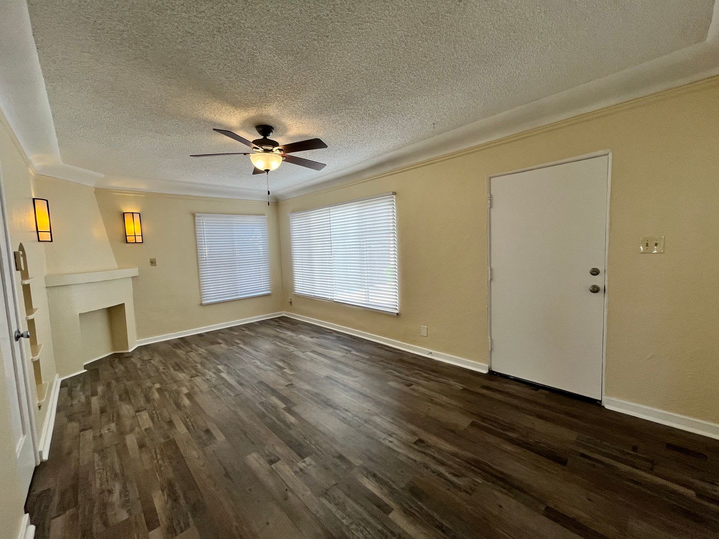 LARGE DOWNSTAIRS ONE BEDROOM ONE BATH! – photo 5