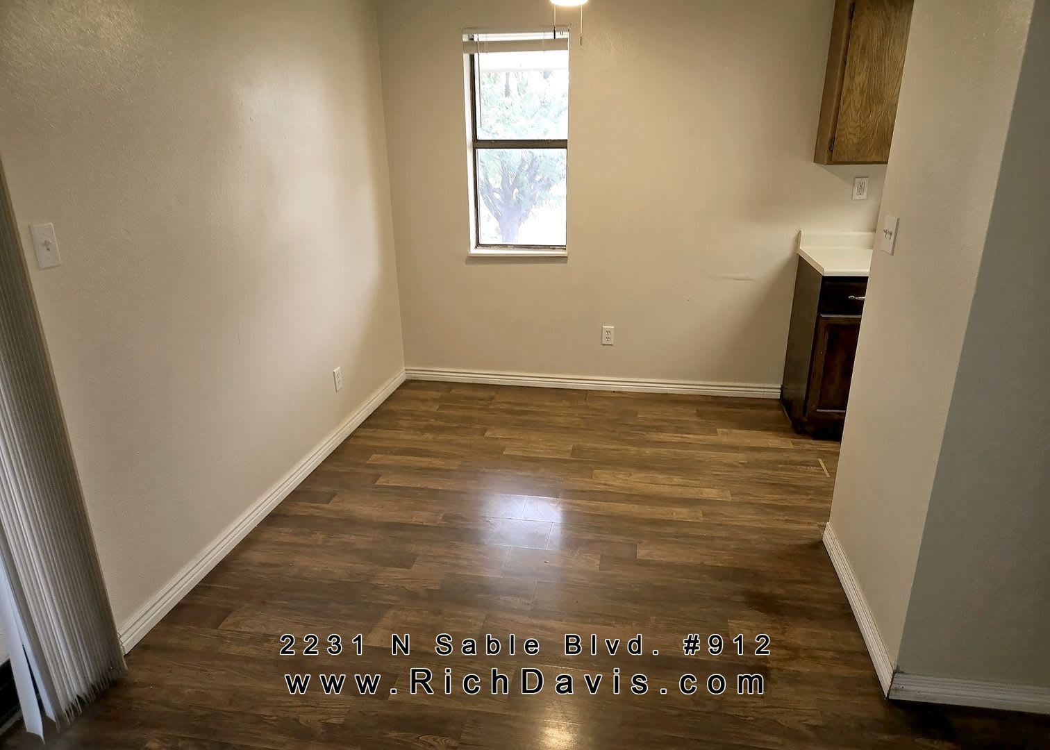 Large 1 bed with washer and dryer hookup – photo 2