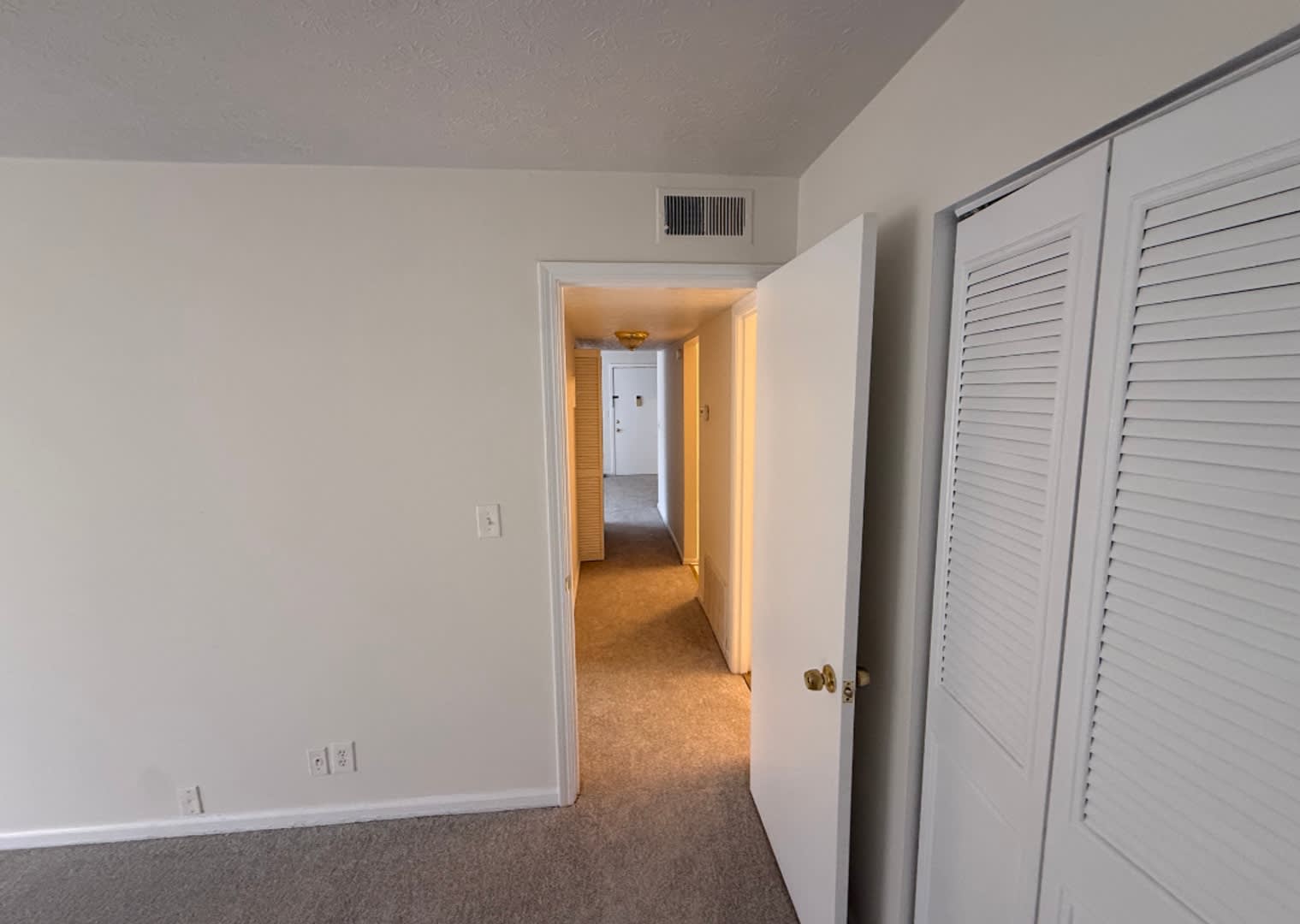 Renovated 2 BR 1.5 BA in Wildwood – photo 4