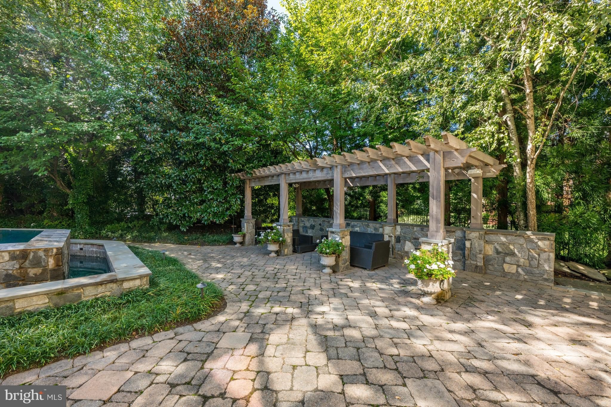 8305 FOX HAVEN Drive – photo 4