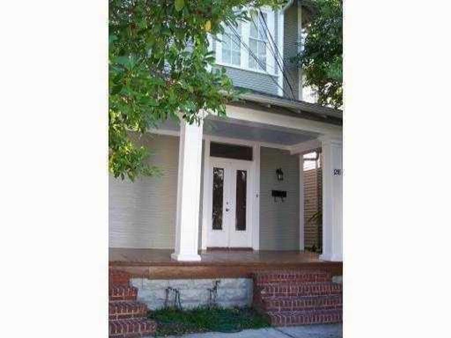 Wonderful lower unit with fresh paint – photo 1