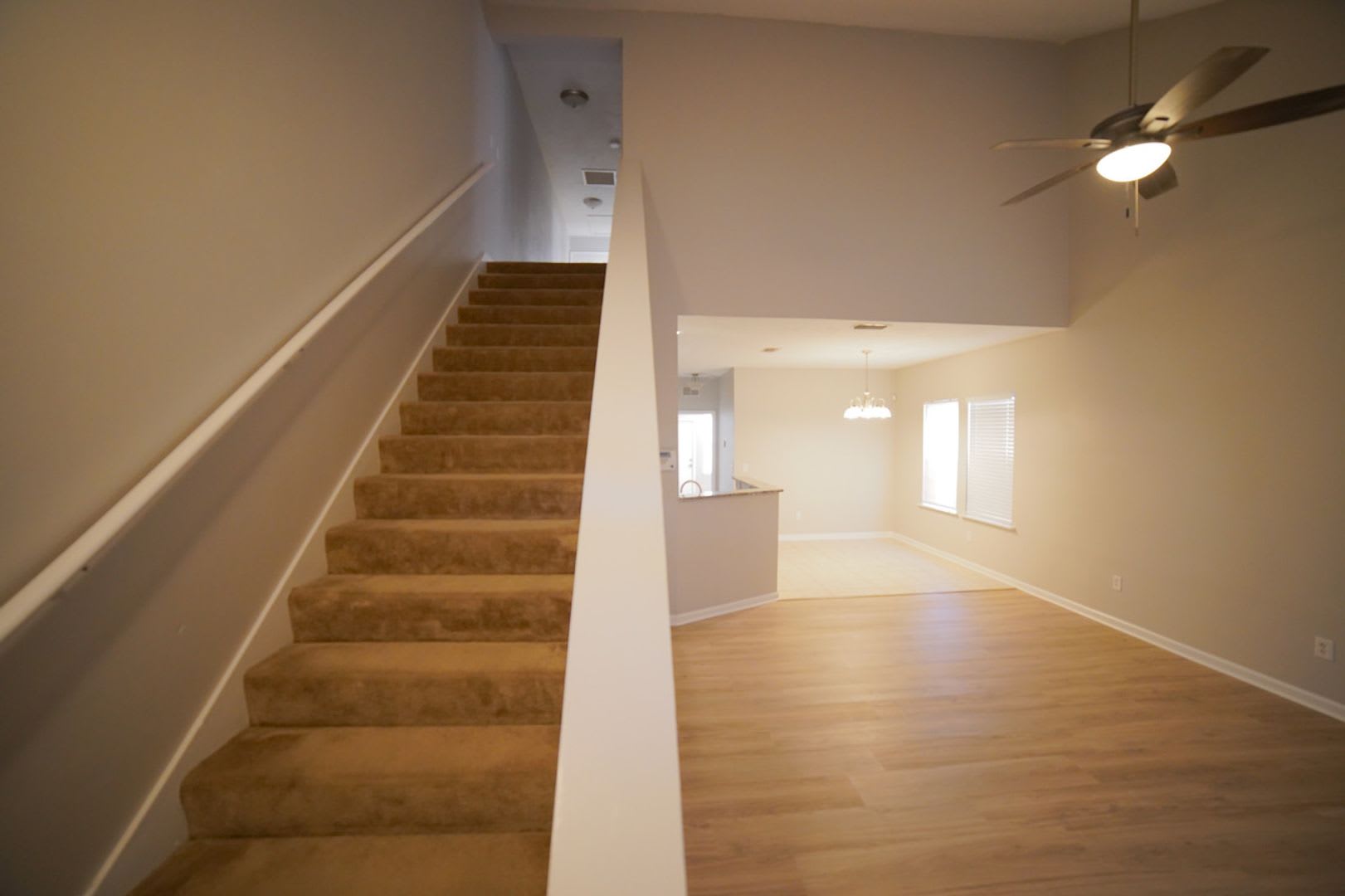3 Bed 3 5 Bath Townhome In Nw – photo 4