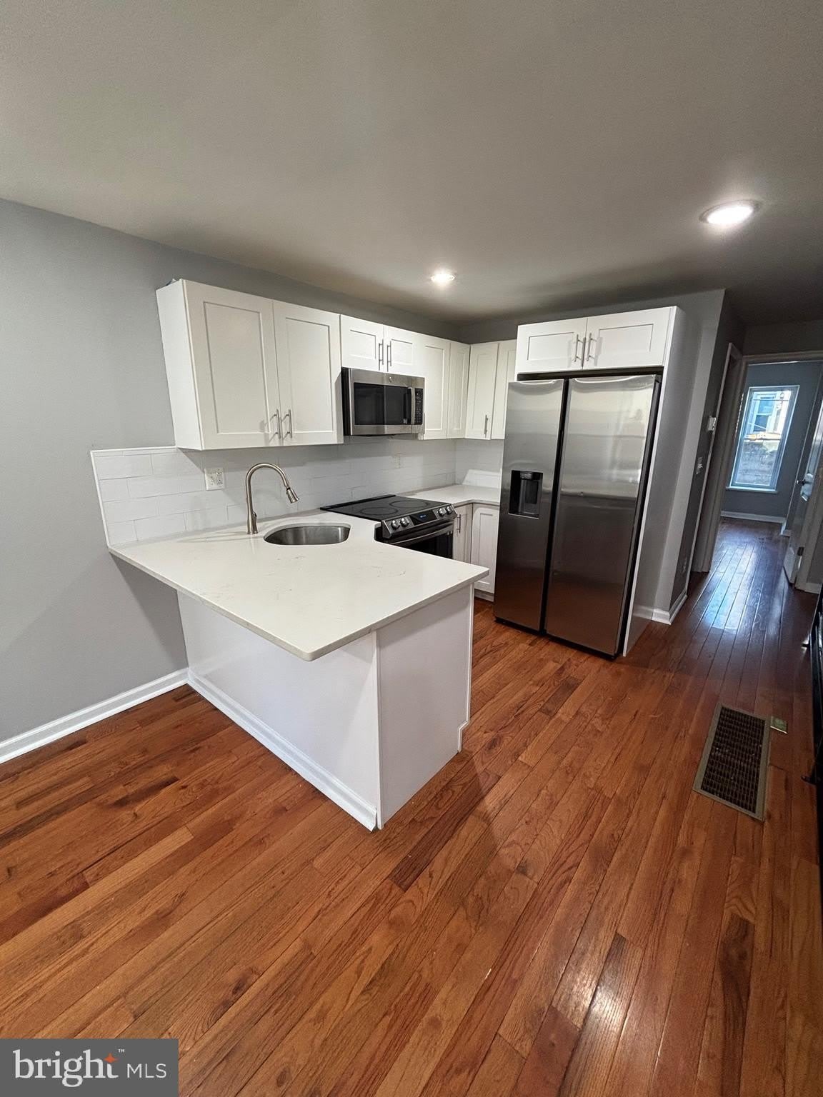 2231 FERNON Street – photo 1