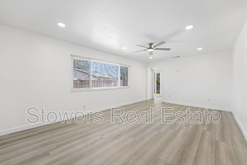 7608 Canterbury Ln – photo 5
