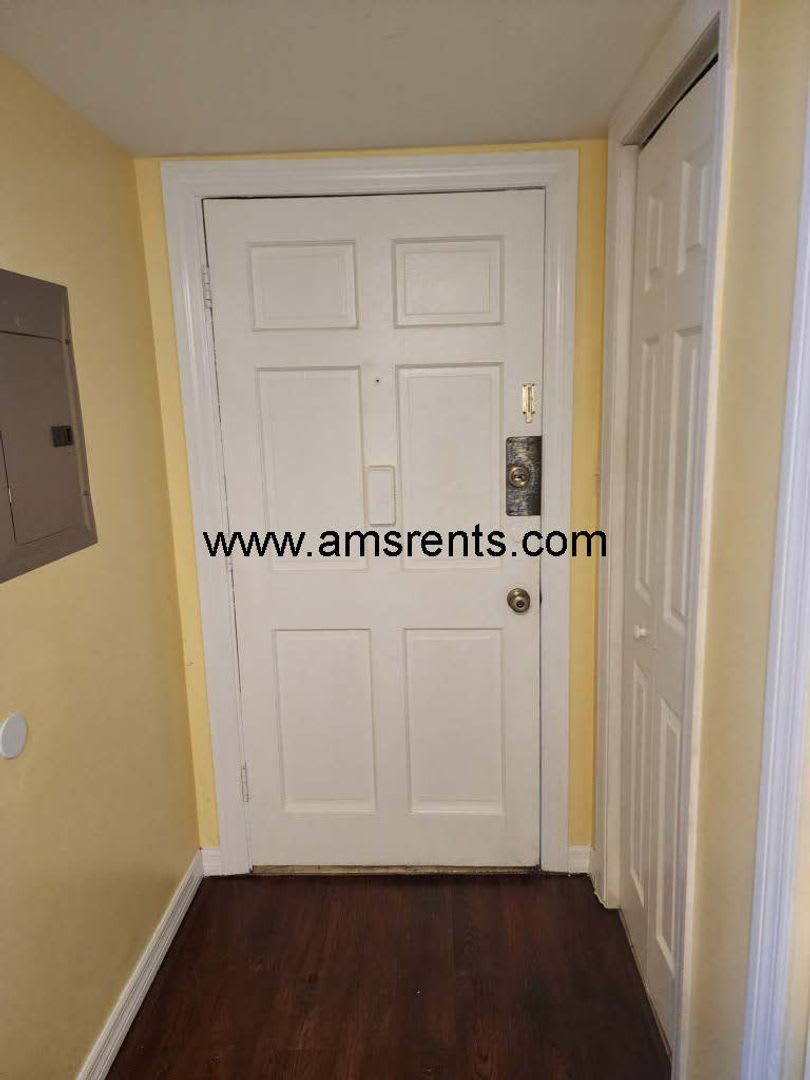 Holden Ave 1406 – photo 4