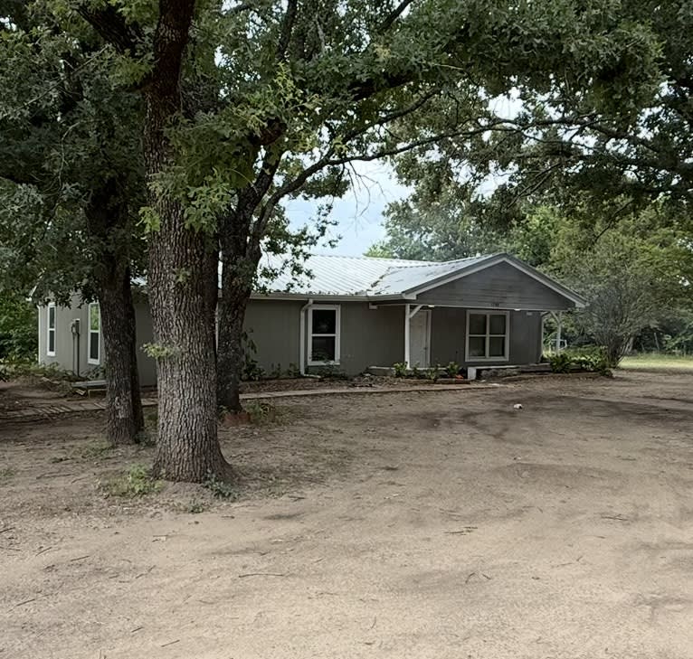 1708 Co Rd 3123 – photo 2