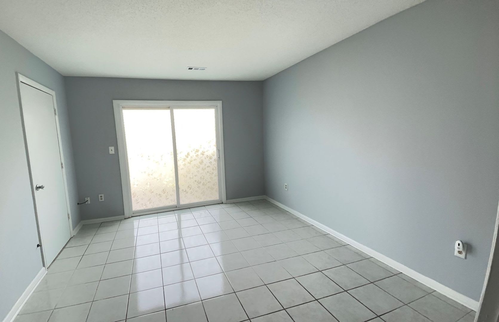 Very cute 2 bedroom/2 bath unfurnished condo – photo 5