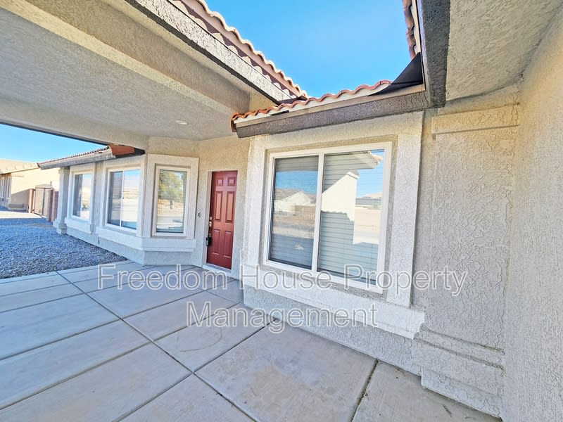 4591 Stoneham Street – photo 3