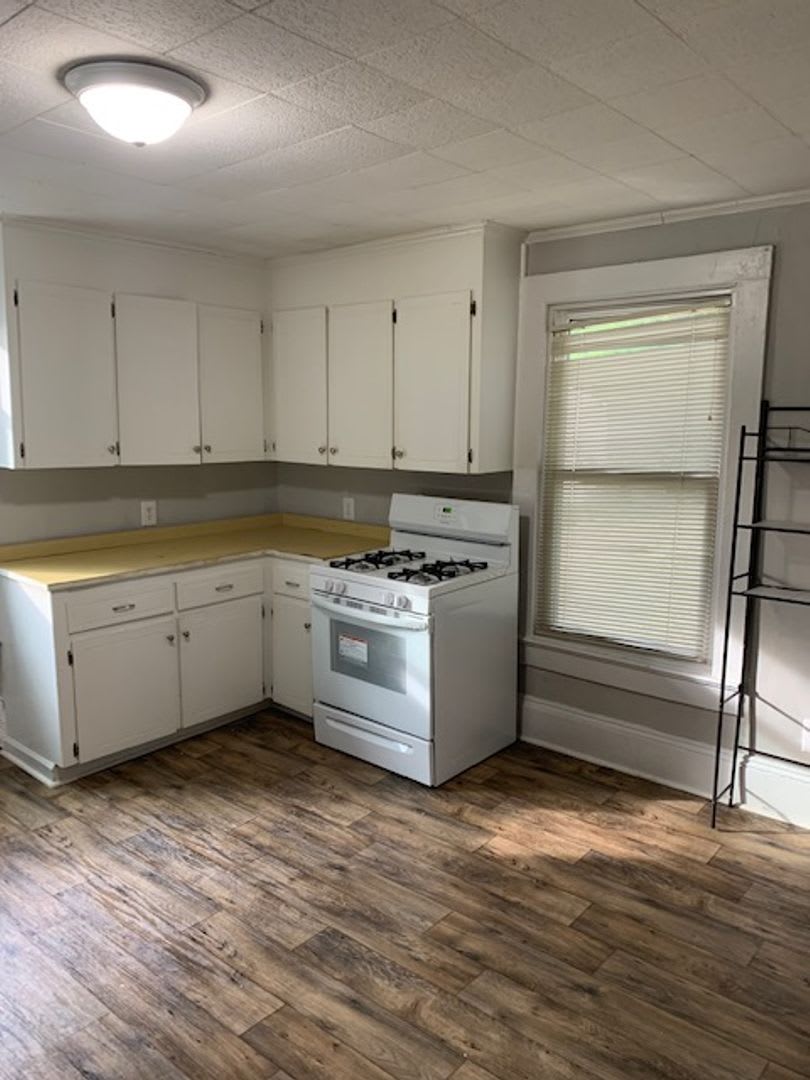 202 Magnolia St – photo 3