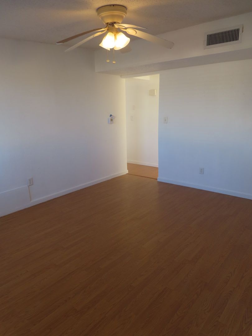 10052 KENWORTHY – photo 3