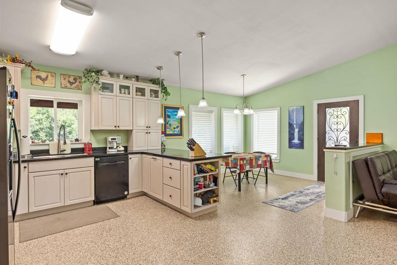 FOR LEASE!! AMAZING VIEWS – photo 5