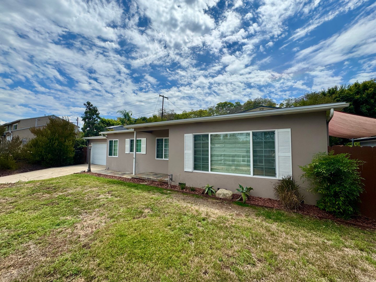 Beautiful 3 Bedroom 1 Bath House w/Central A/C in Spring Valley/La Mesa! – photo 2