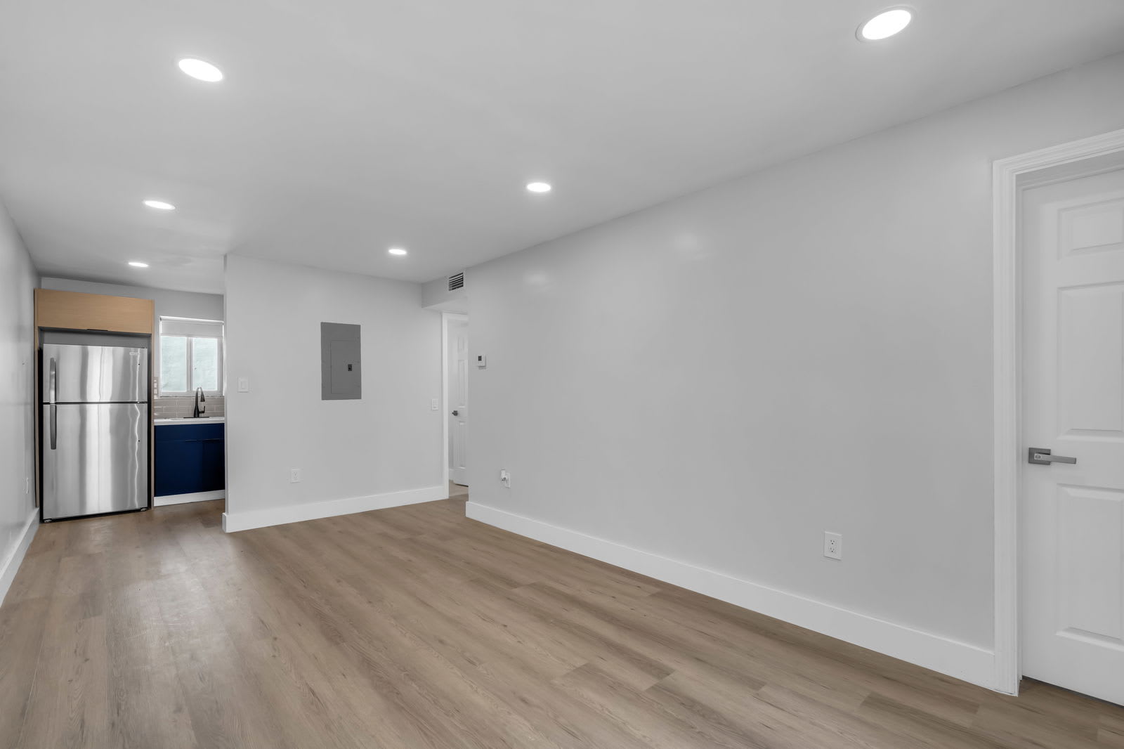 560 Northeast 63rd Street – photo 3