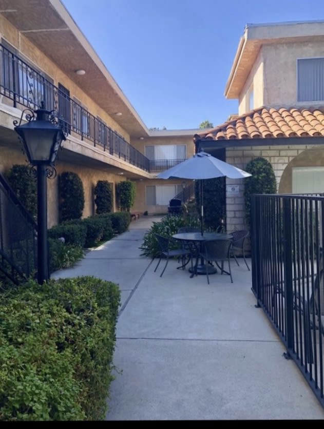 11840 Chandler Boulevard – photo 3