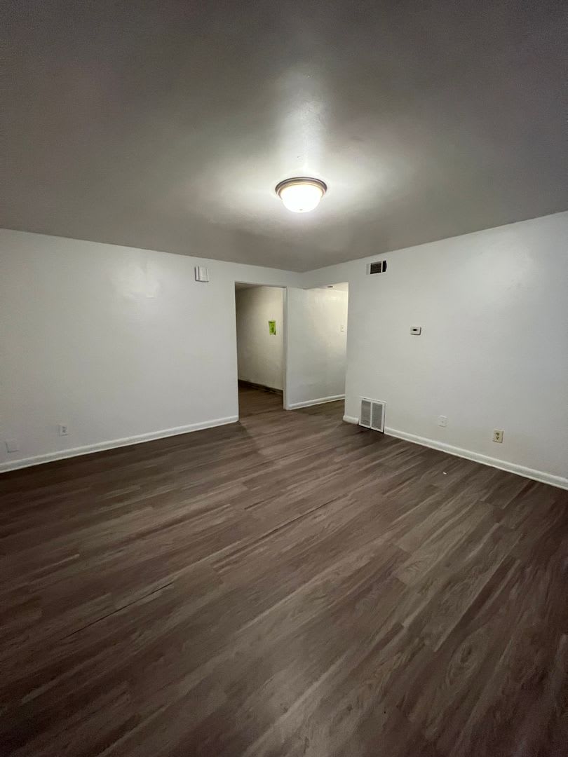 2 Bedroom 1 Bathroom In Delmar Parkway – photo 4