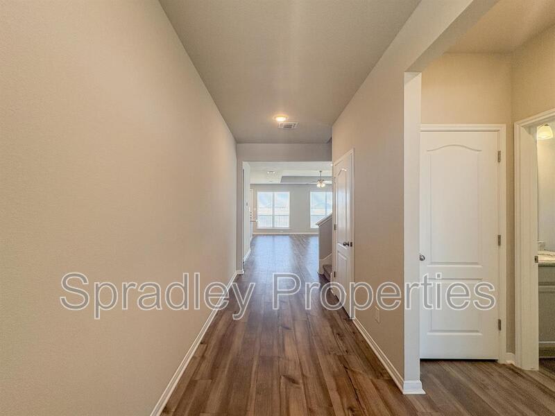 8816 Glade Drive – photo 2