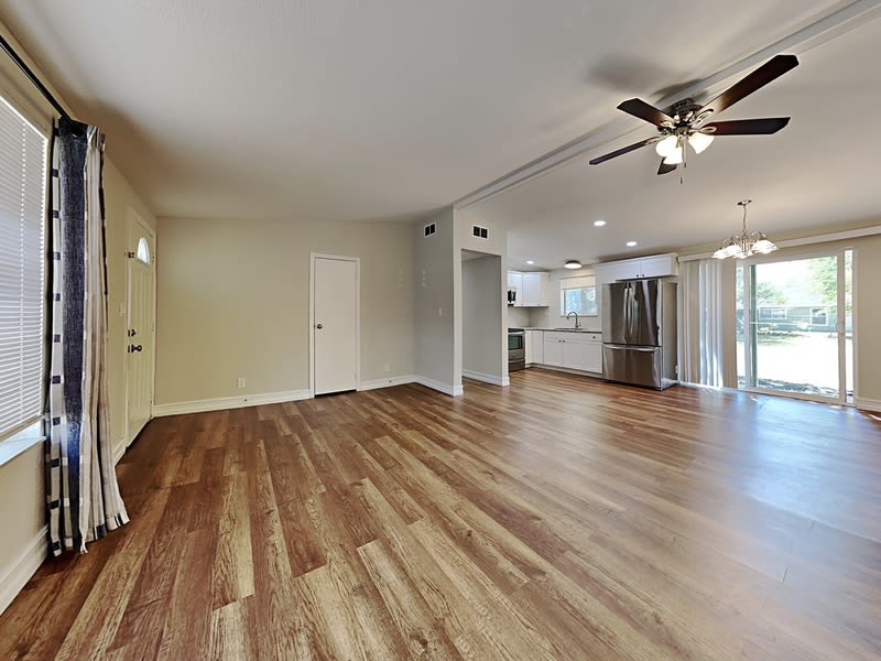 13426 Tyringham St – photo 3