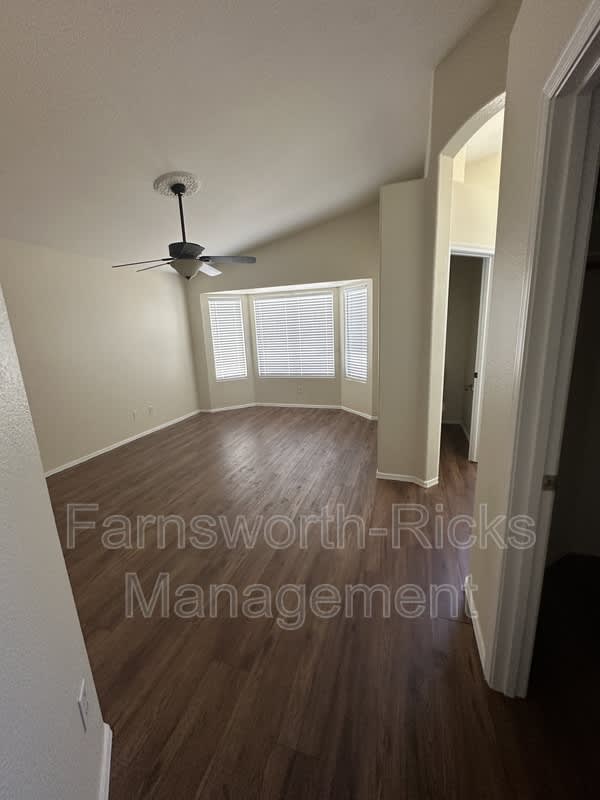 5730 E Holmes Ave – photo 5