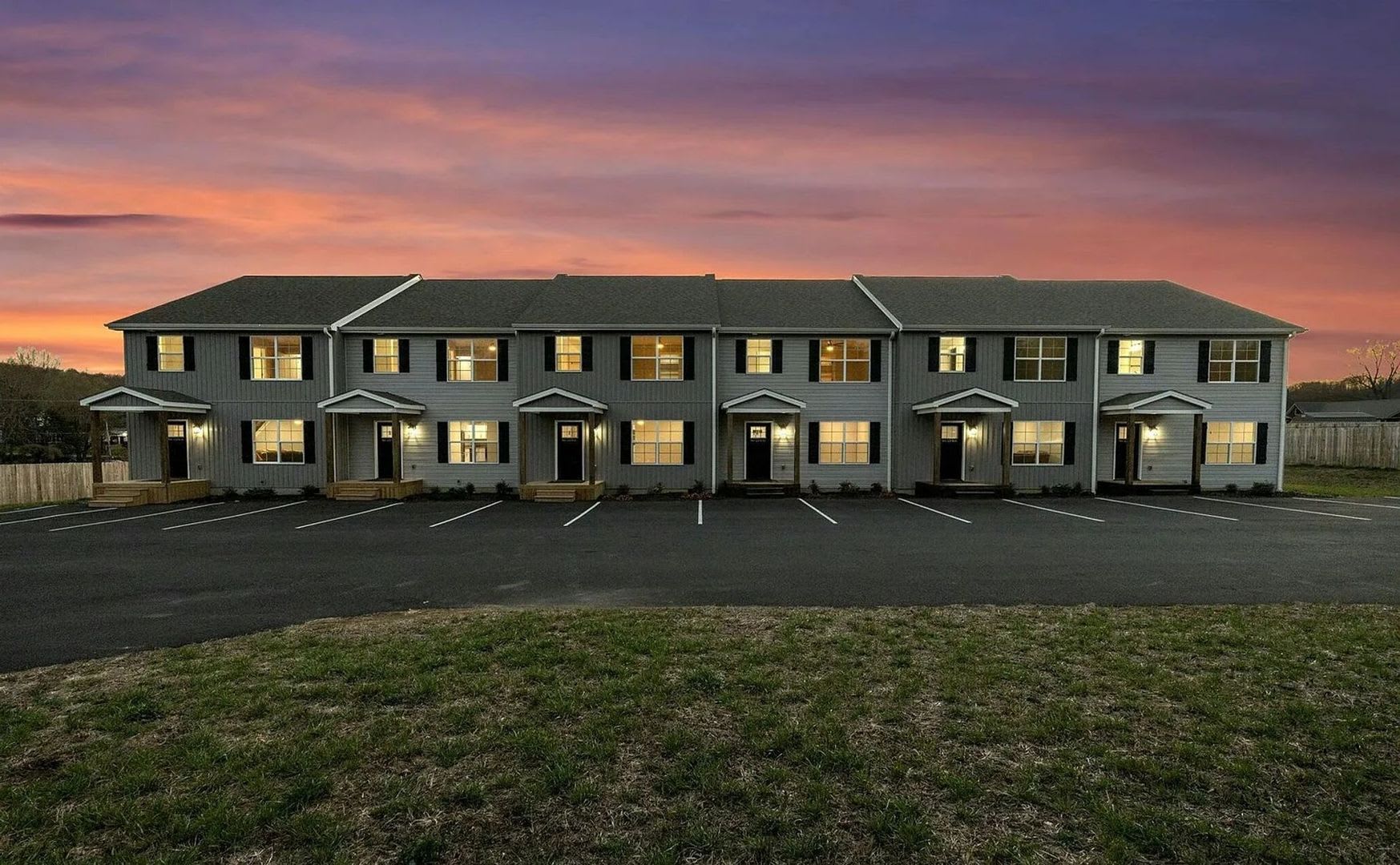 New 4BR/3.5BA Townhome in Meadowview – Modern Living in a Peaceful Historic Setting Near Emory & Henry – photo 3