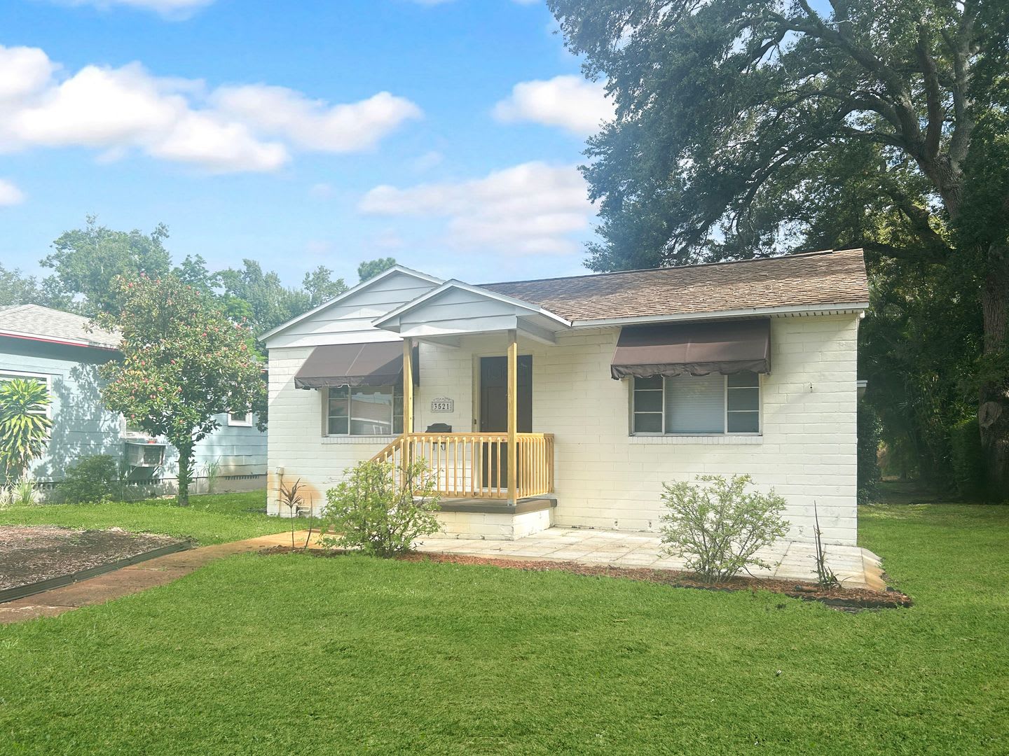 Well Maintained Charming 2 1 Home With In Law Studio And Modern Conveniences – photo 2
