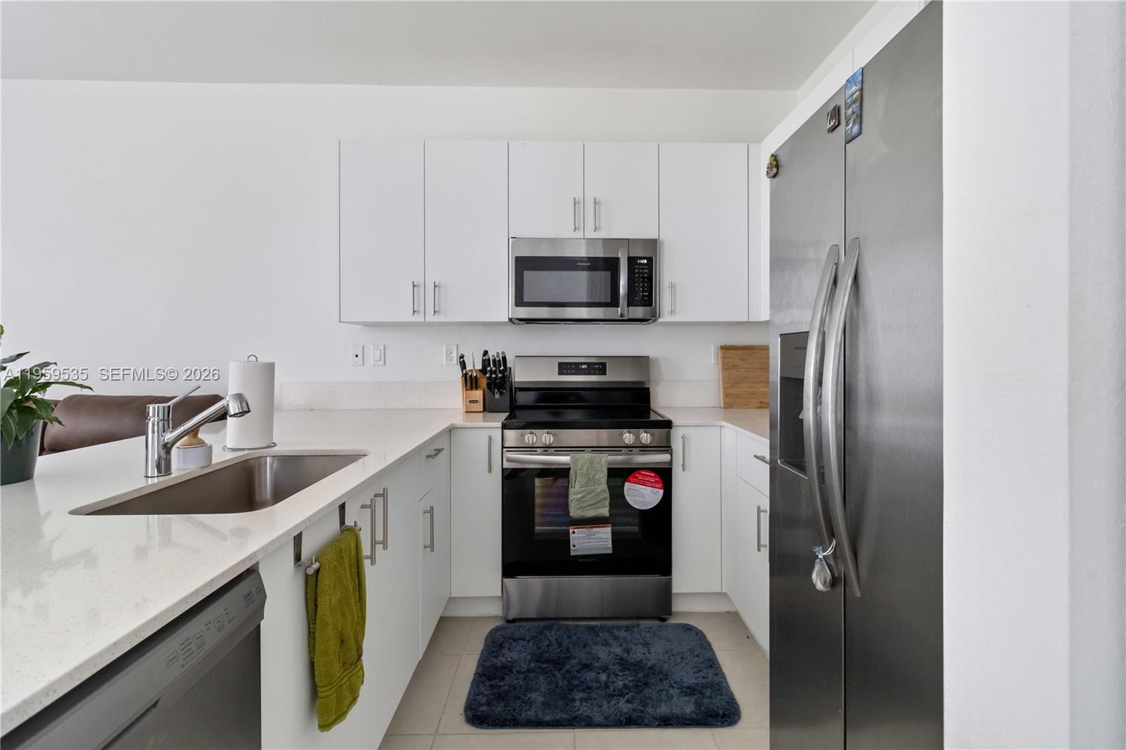 760 Southeast 13th Court – photo 2