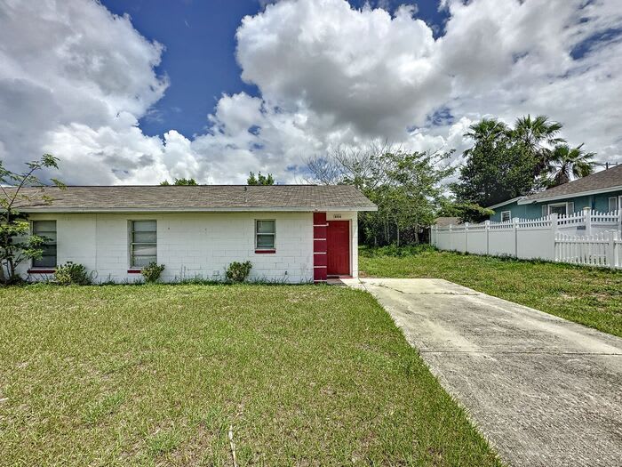 606 Claude Holmes Senior Avenue – photo 2