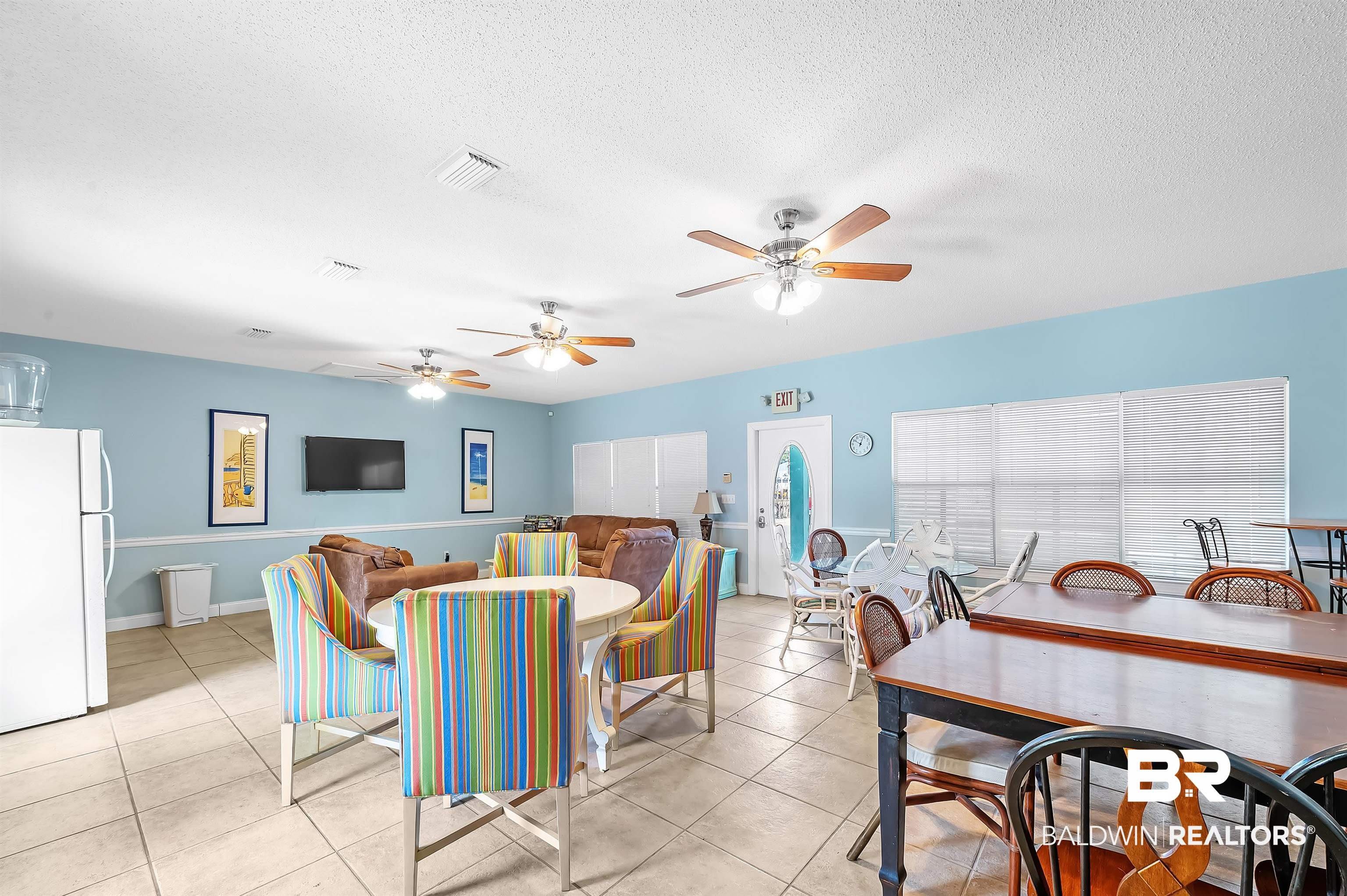 4375 Lindsey Lane – photo 5