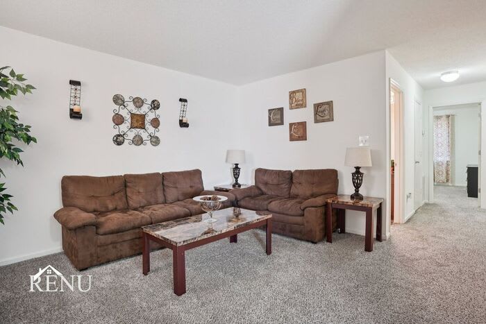 527 Michael Street – photo 3