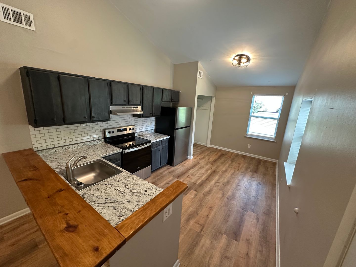 FOR LEASE- 2 BEDROOM HOME IN OLD HICKORY! – photo 3