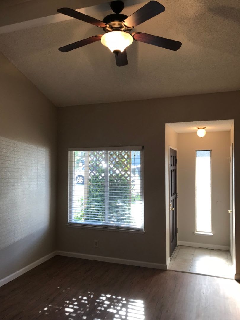 Fair Oaks 2bd/2ba Duplex with Garage – photo 3