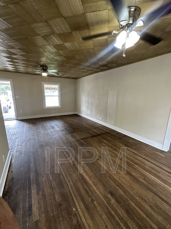 501 W Pierce Ave – photo 3