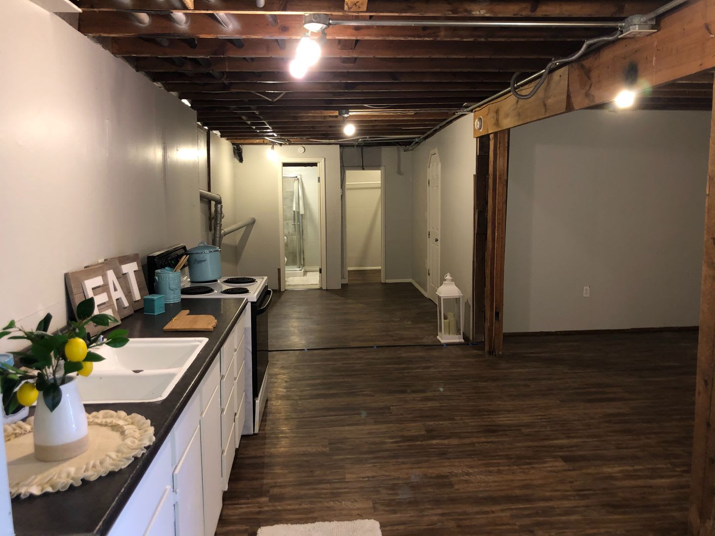1 bedroom with 1 bath with a single garage, downstairs unit for rent! – photo 2