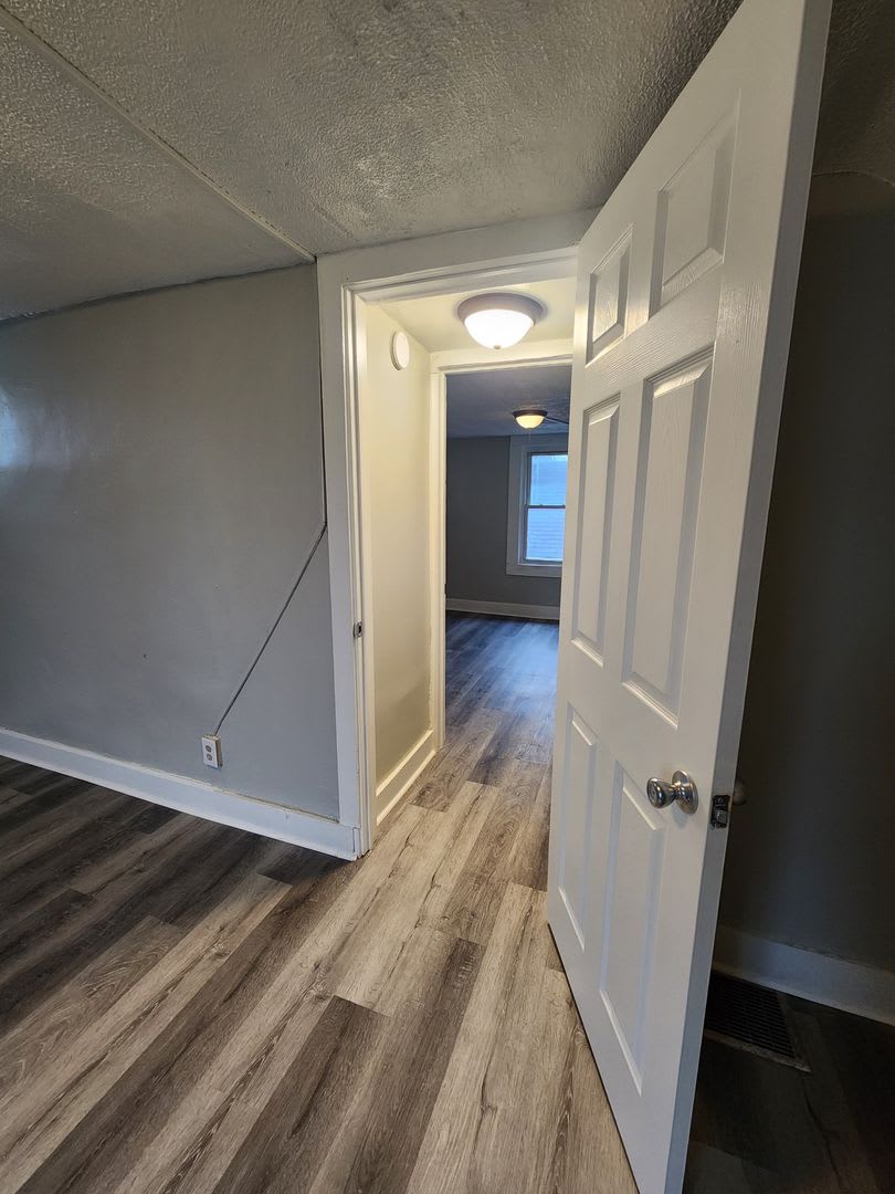 Section 8 Welcome Four Bedroom Single Family Home Near South Side Indy – photo 2
