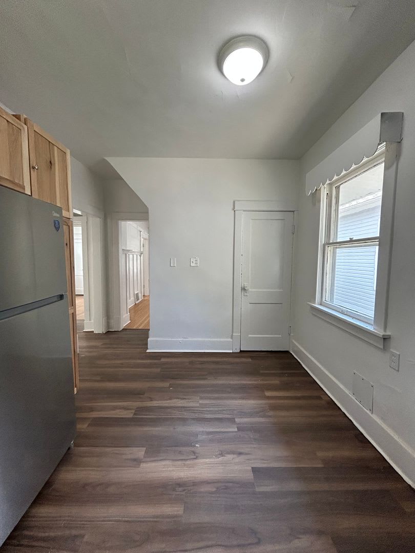 SPECIAL: Half off First Full Months Rent-Charming Character-Filled Home Near Little Bohemia! – photo 4