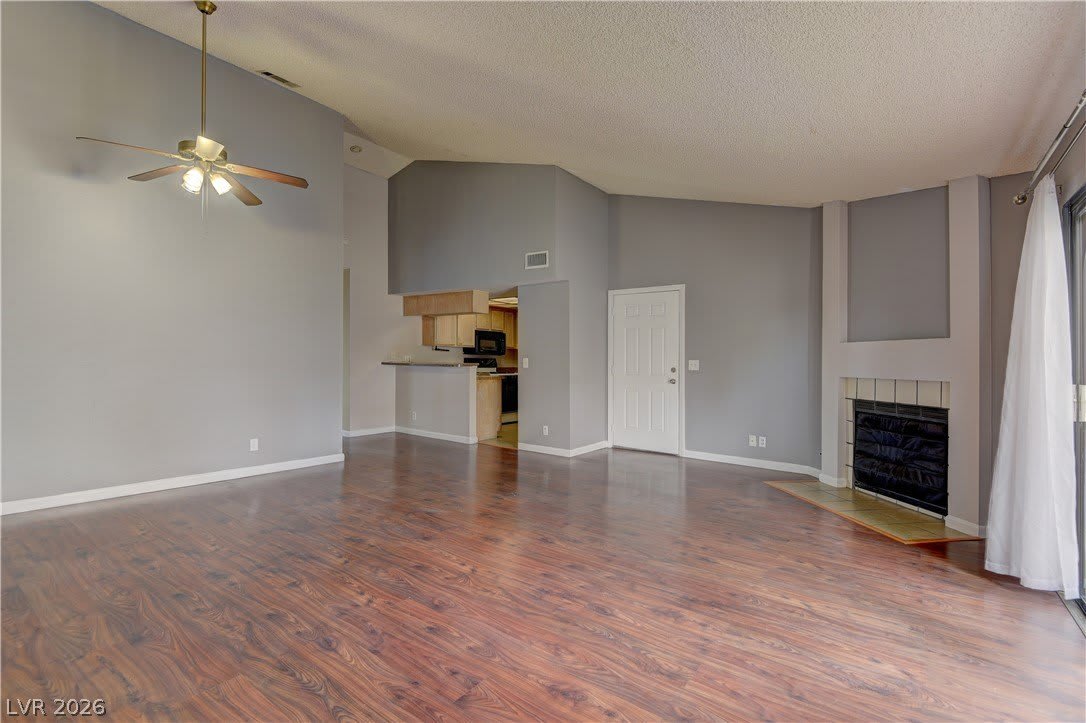 820 N Sloan Lane – photo 4