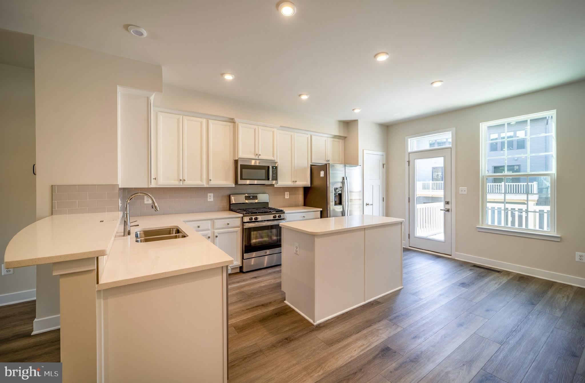 14064 SUNRISE VALLEY Drive – photo 3