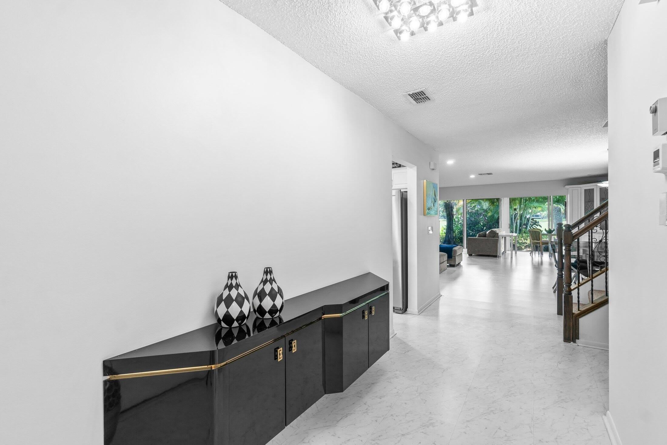 27 Southport Lane – photo 4