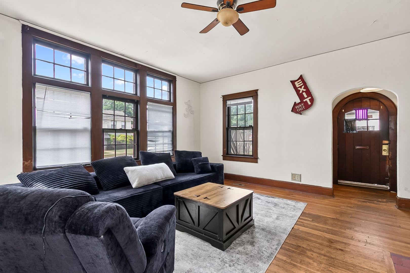 1304 Riverside Dr – photo 5