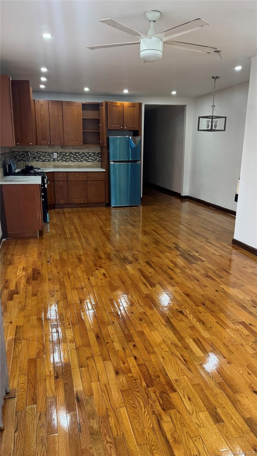 686 E 98th Street – photo 1