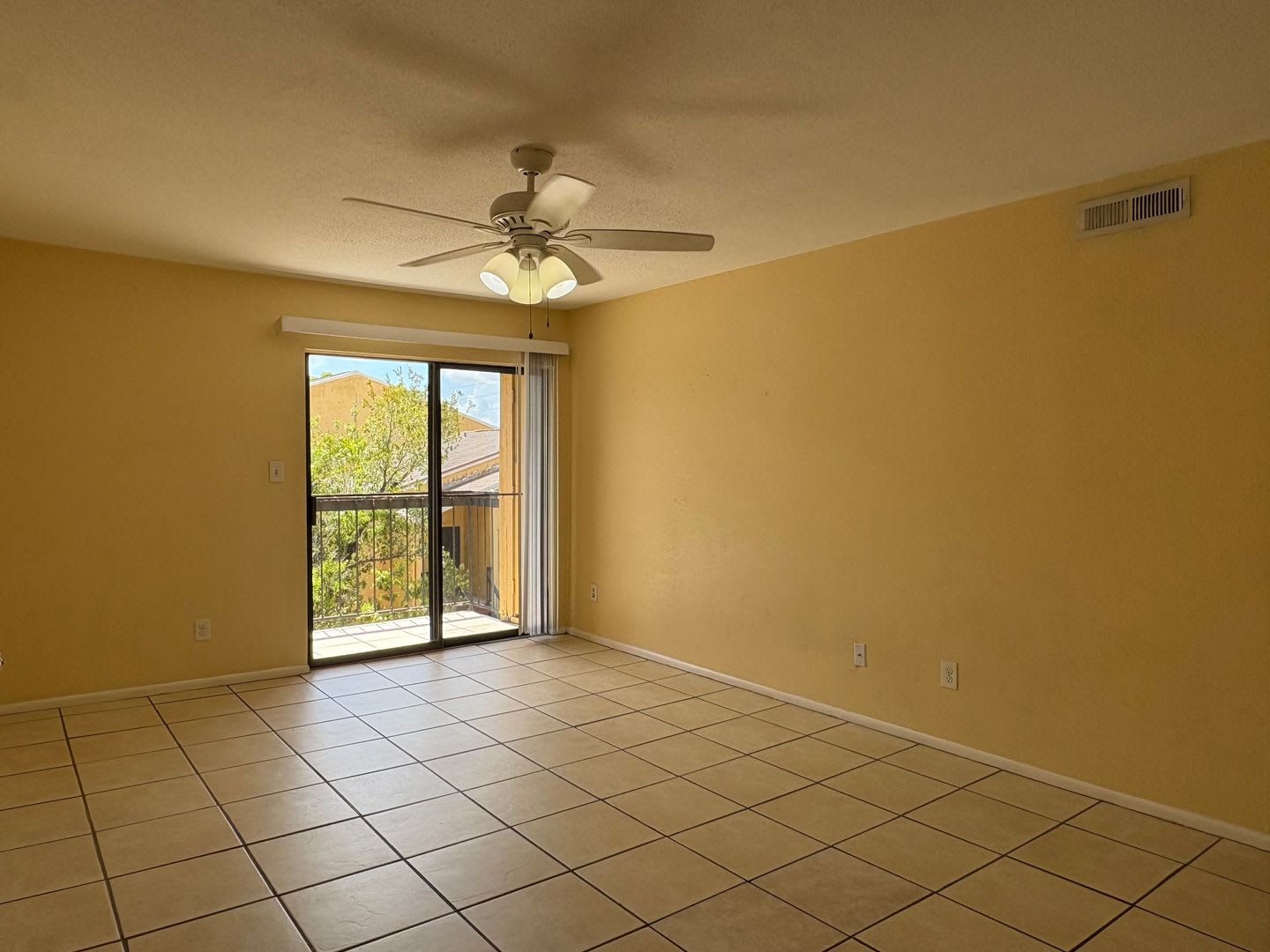 AVAILABLE NOW 1/1 Condo for Rent in Fort Myers – photo 4