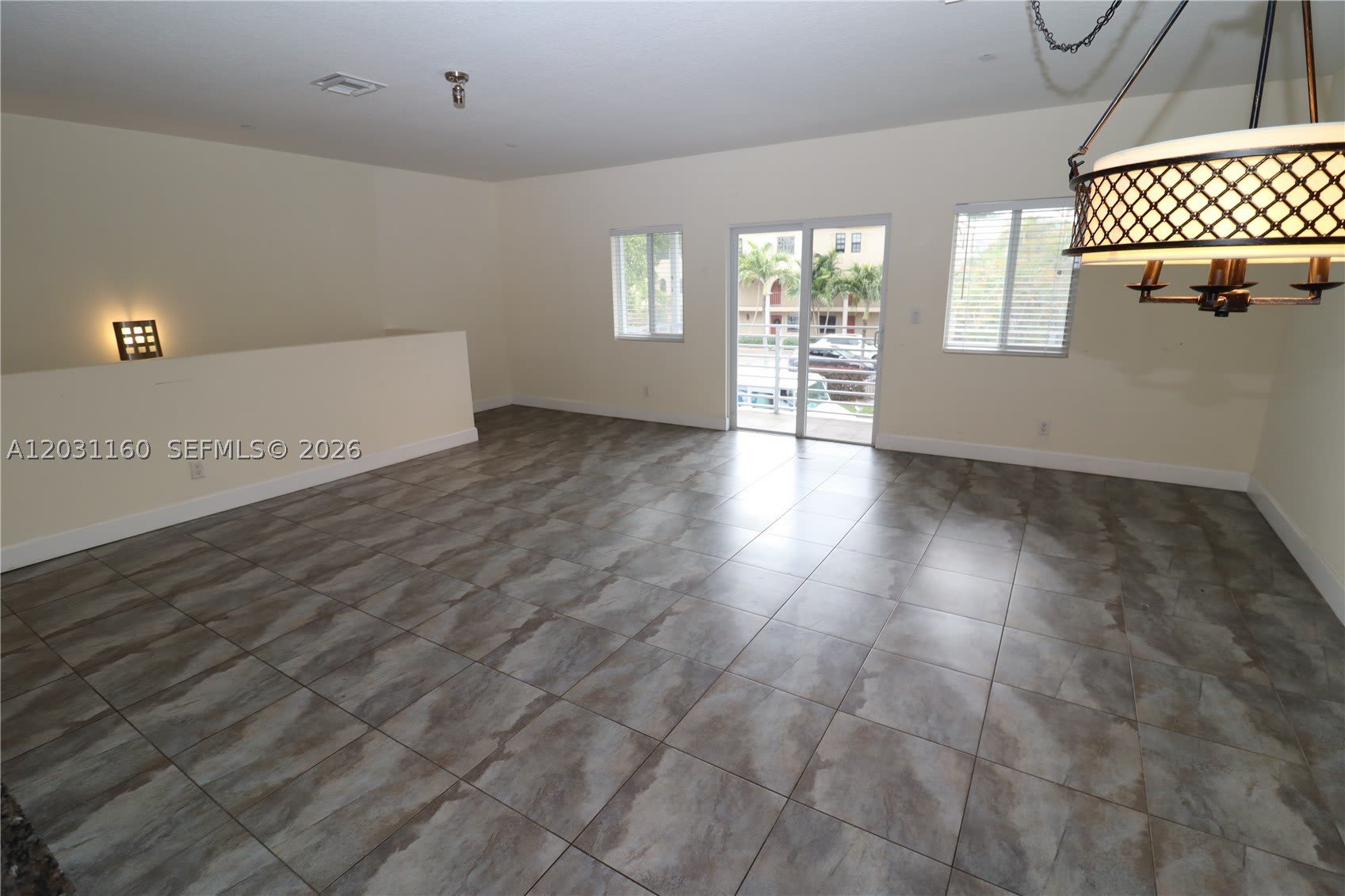 609 NE 28th St – photo 4