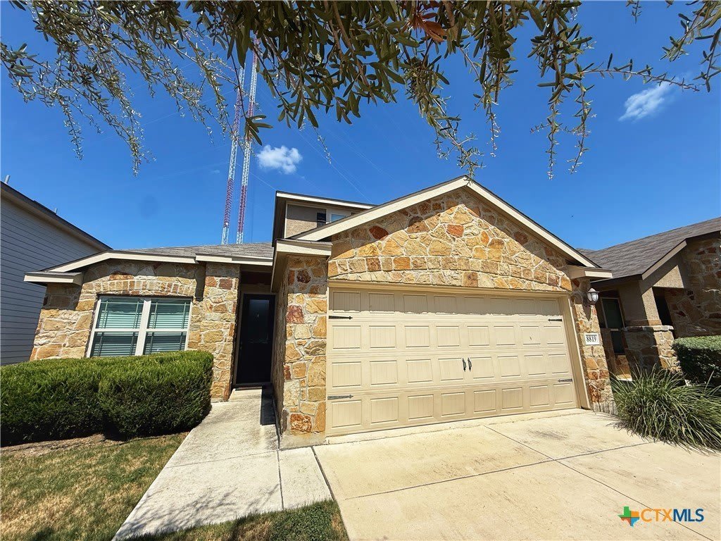 8819 Straight Oaks – photo 1