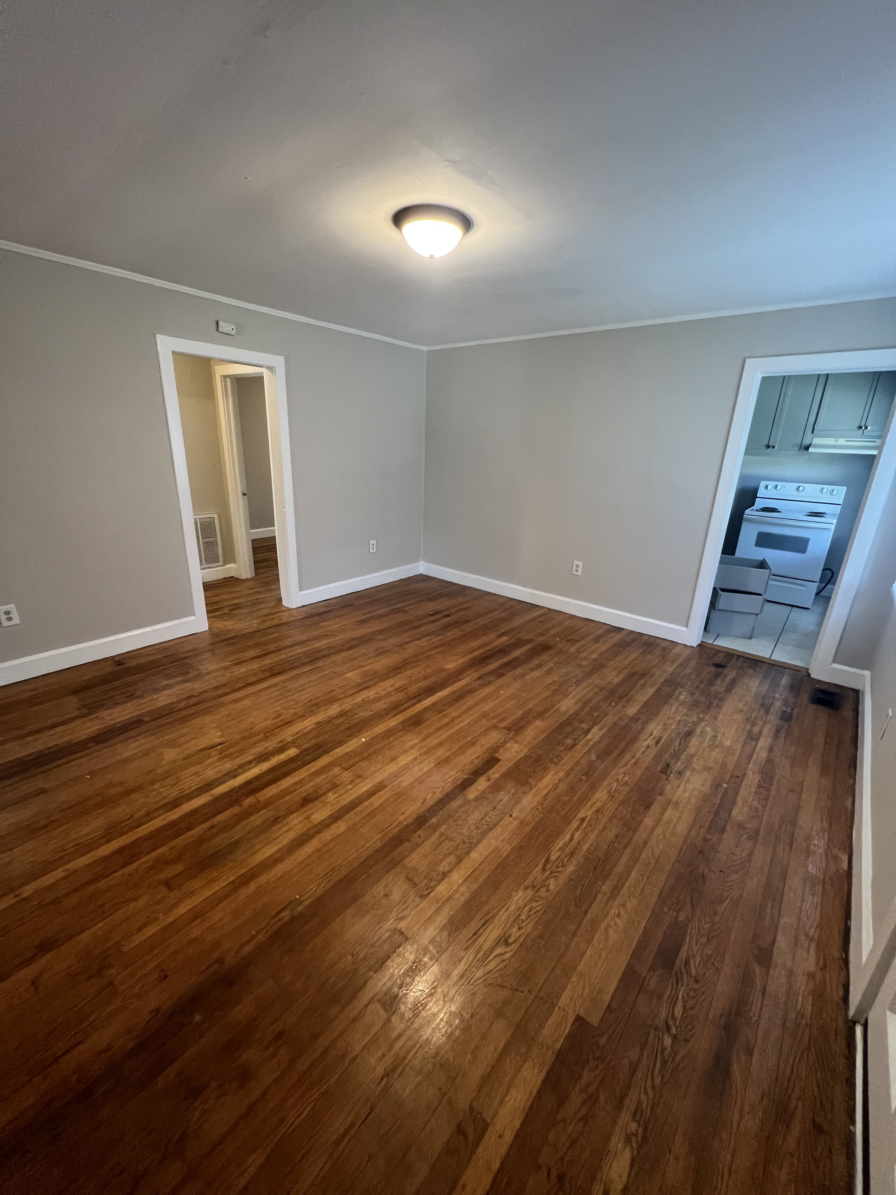 414 W Wilkins St – photo 2